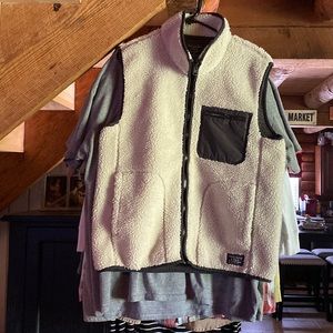 Abercrombie & Fitch vest